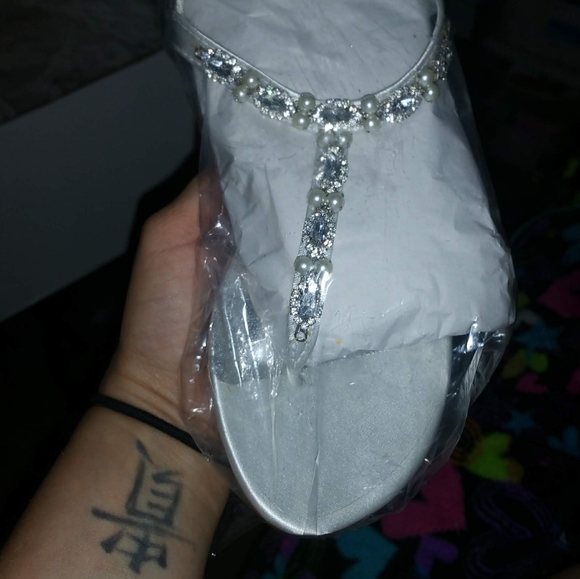 David's Bridal Wedding Gown w/ accessories - Picture 6 of 15